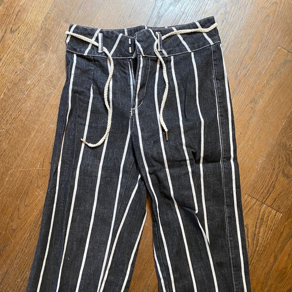 BDG Cropped Jeans